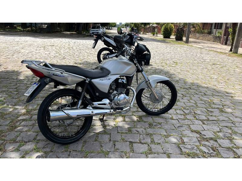 HONDA - CG 150 - 2006/2006 - Prata - R$ 9.500,00