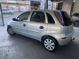 CHEVROLET - CORSA - 2010/2011 - Prata - R$ 30.900,00