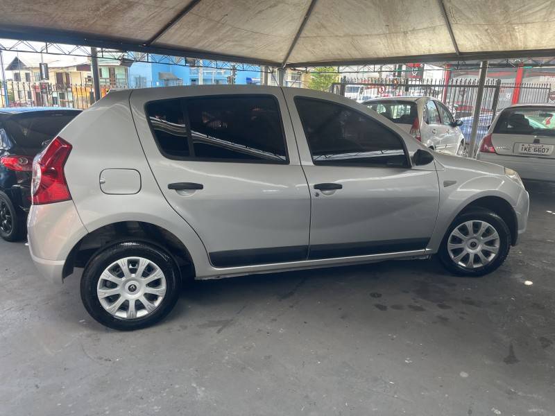 RENAULT - SANDERO - 2009/2009 - Prata - R$ 25.900,00