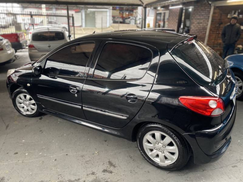 PEUGEOT - 207 - 2011/2012 - Preta - R$ 24.500,00