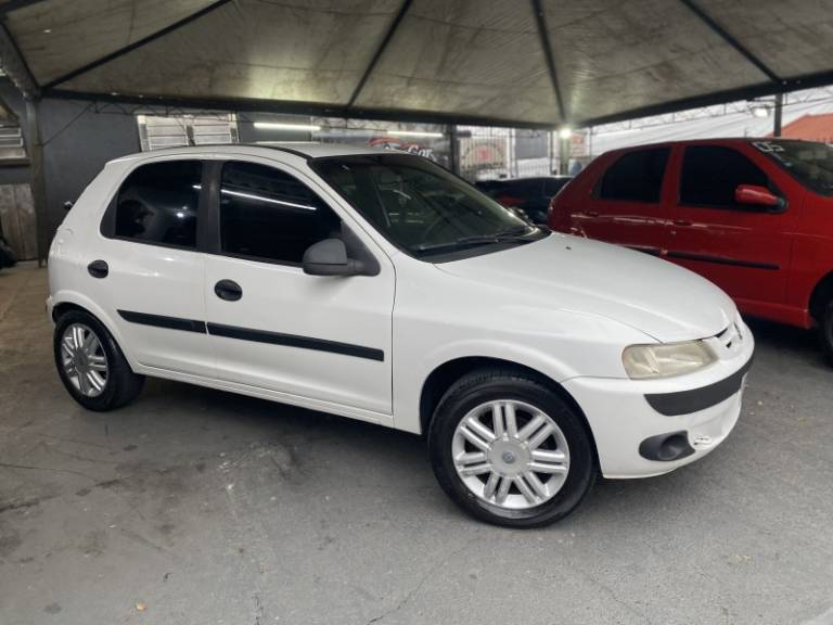 CHEVROLET - CELTA - 2004/2004 - Branca - R$ 18.900,00